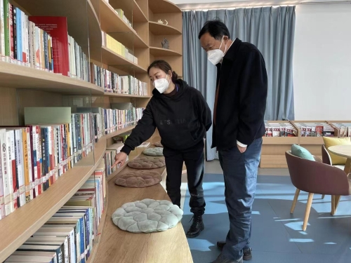 省委老干局调研指导昆明市离退休干部学习活动阵地规范化建设工作1